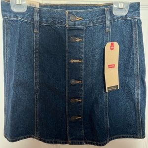 Levi’s denim skirt, size 28 brand new with tags